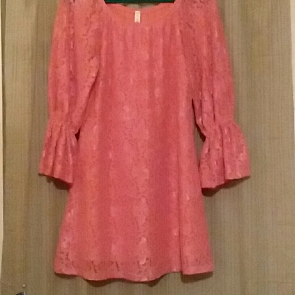 2Tee COUTURE, GORGEOUS LACE DRESS
